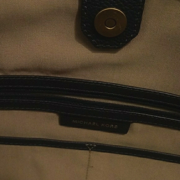 MK Tote - Picture 2 of 6